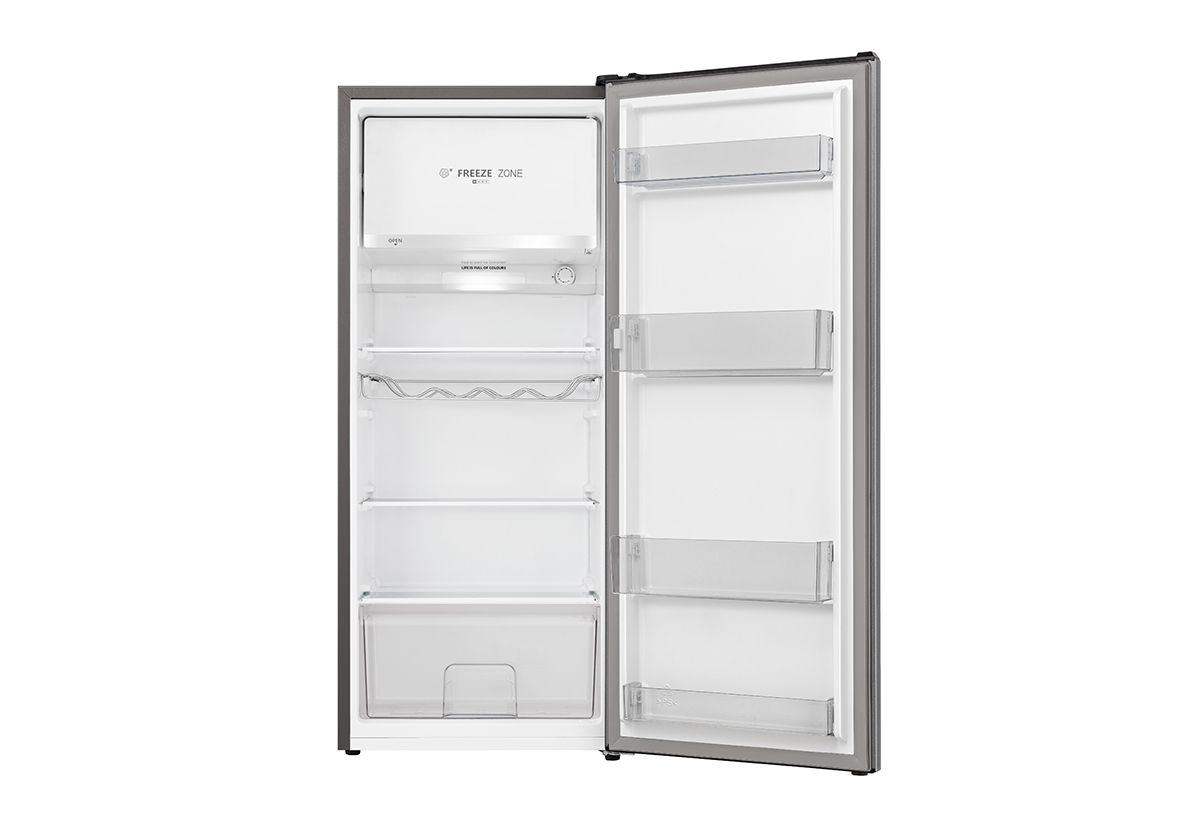 Απεικονίζεται το ψυγείο ανοιχτό.